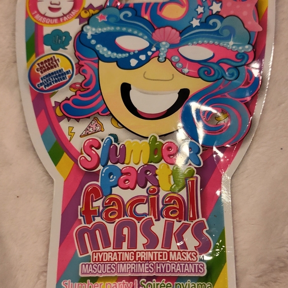 NEW! Slumber Party Facial Mask - Picture 2 of 9